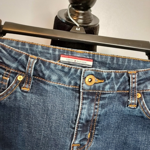 Tommy Hilfiger Dark Wash Skinny Size 6R Jeans - Picture 3 of 7